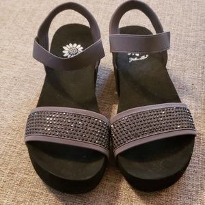 Yellowbox Foam sandals size 7